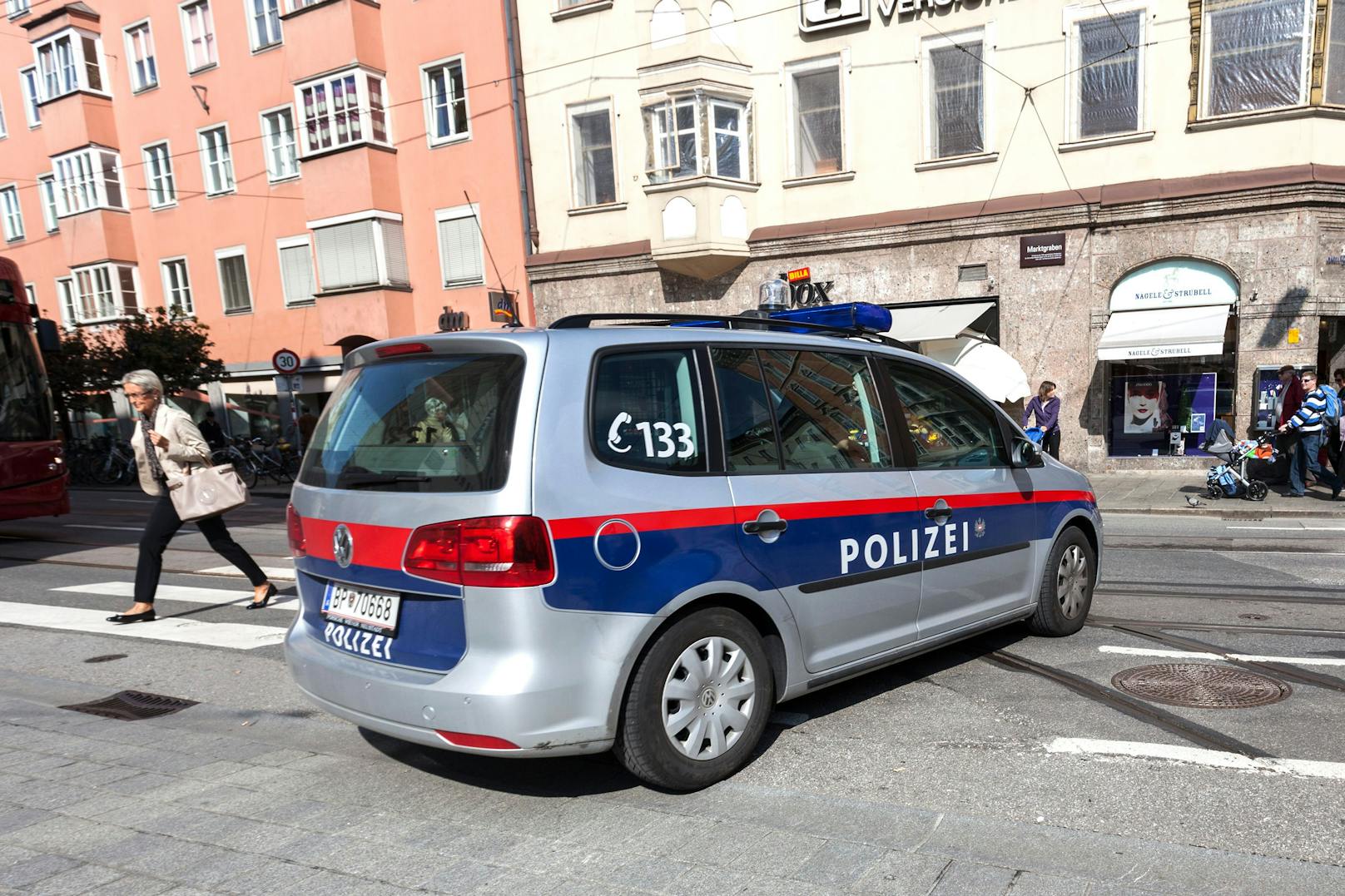 Die Innsbrucker Polizei musste am Mittwoch (0504.2023) wegen eines Klima-Protests ausrücken. Symbolbild.
