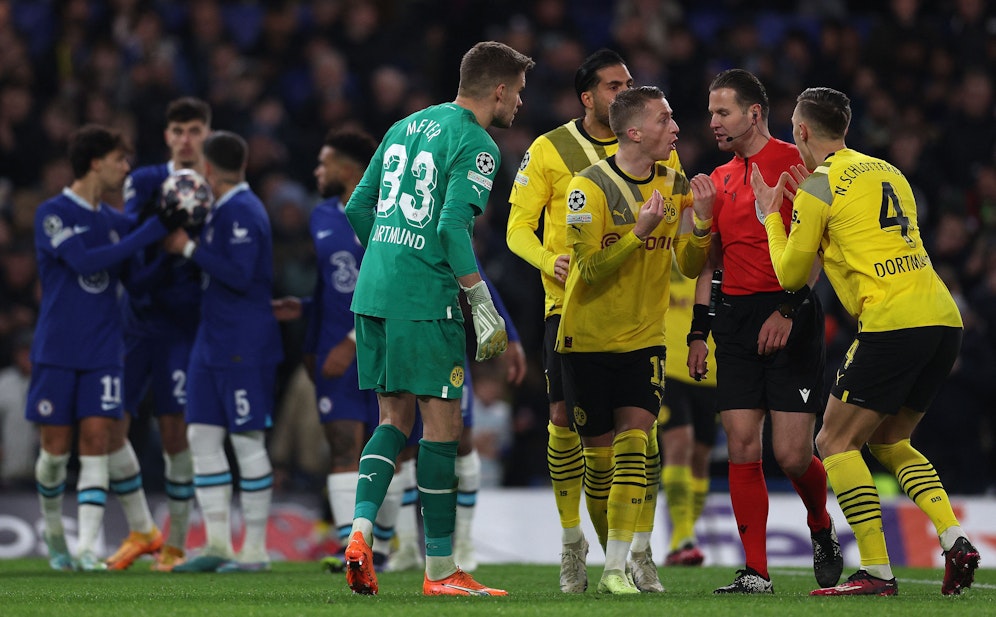 Dortmund scheitert nach einer umstrittenen Entscheidung von Referee Danny Makkelie.