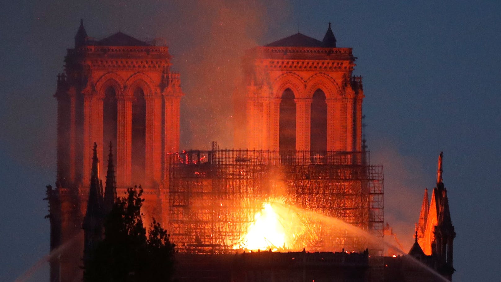 Die brandgeschädigte Pariser Kathedrale Notre-Dame wird zum Marienfest am 8. Dezember 2024 wieder eröffnet.