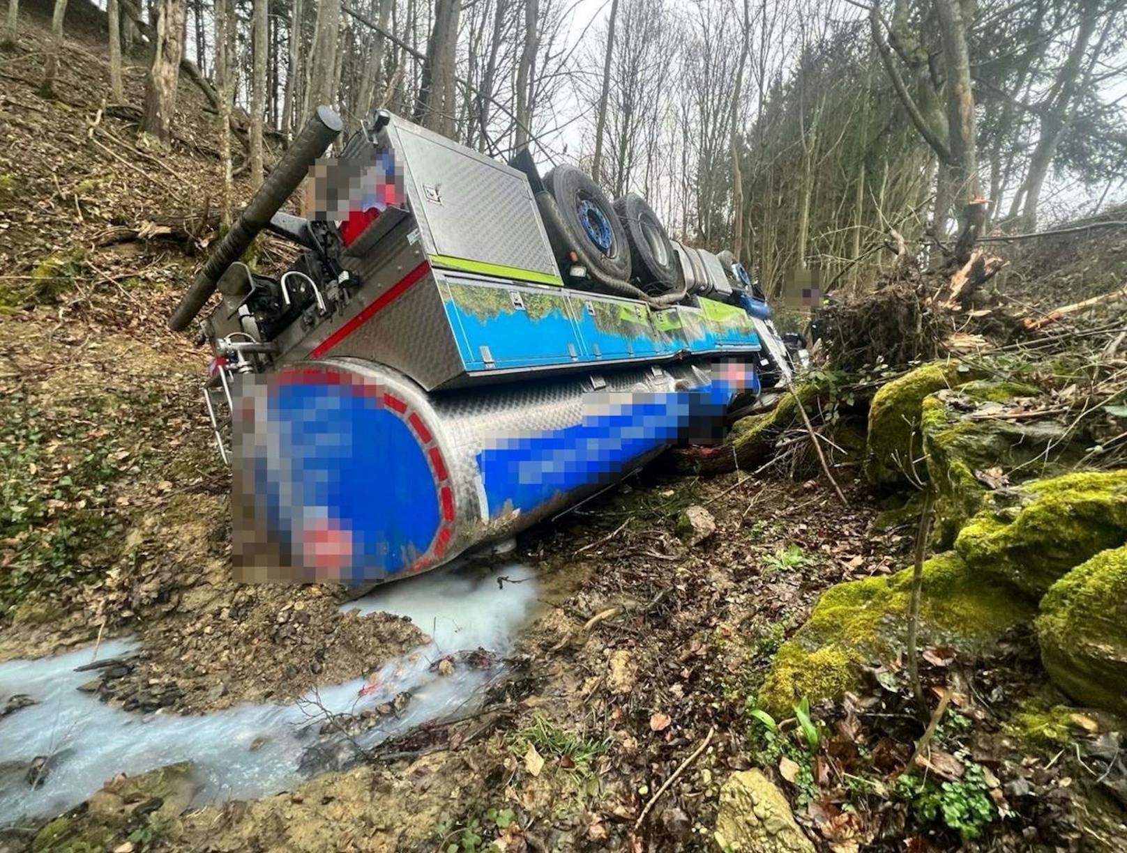 Durch den Unfall wurde der Milchtank beschädigt.