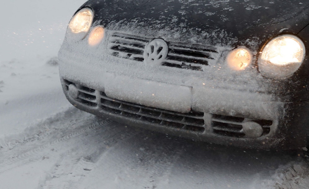 Der Winter gibt sich noch nicht geschlagen. Eine Kaltfront bringt den Schnee zurück. Symbolbild