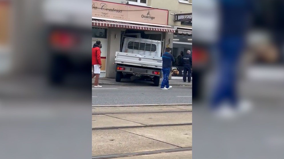 Ein heftiger Verkehrsunfall sorgte am Donnerstag für viele Blicke.