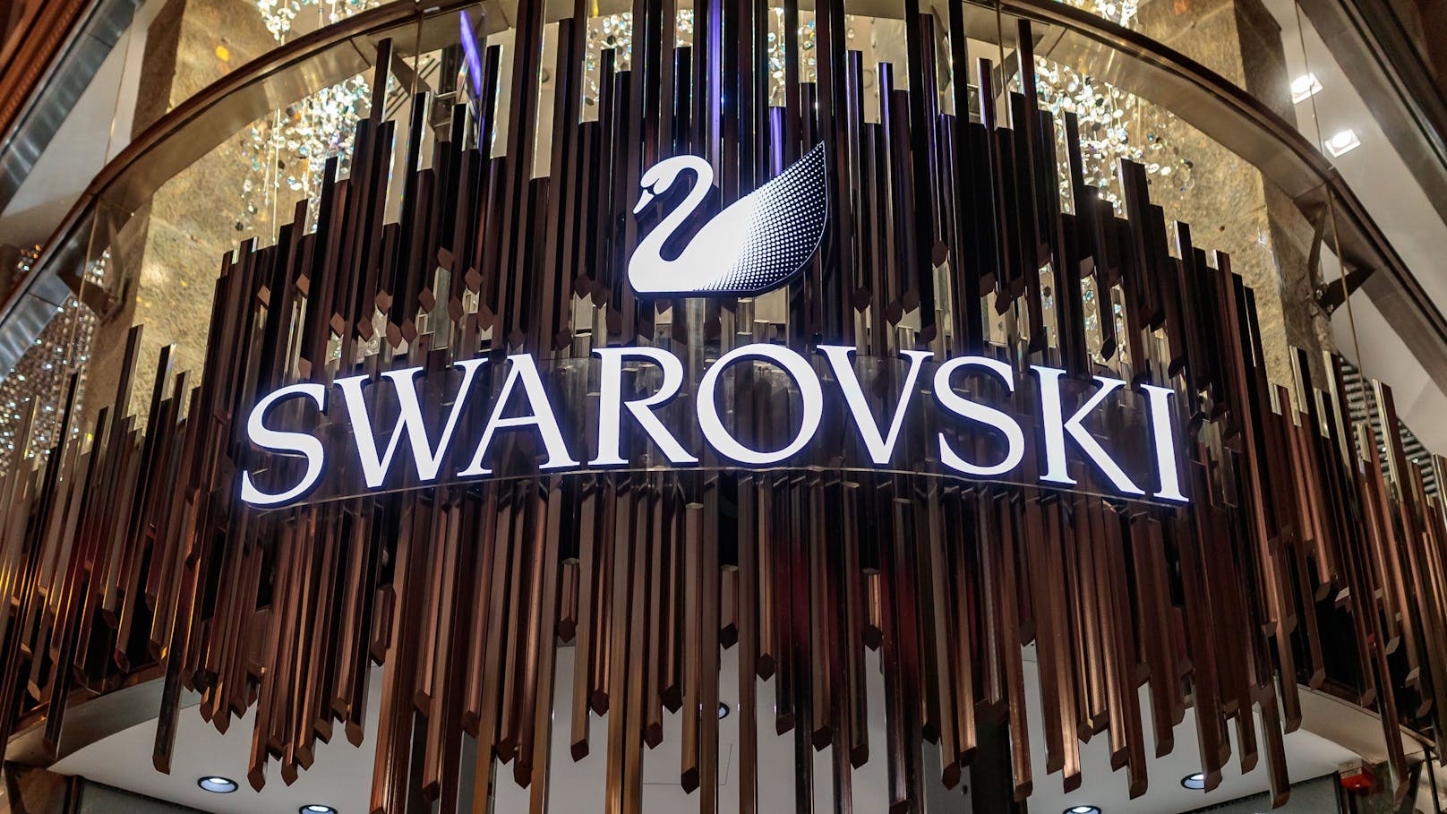 Nach Kriegsbeginn hatte Swarovski seine 12 Shops und das Online-Geschäft geschlossen.