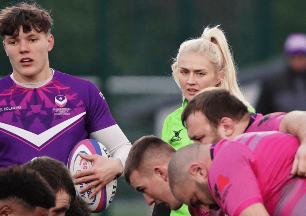 Die Rugby-Schiedsrichterin mit dem klingenden Namen Holly Wood.
