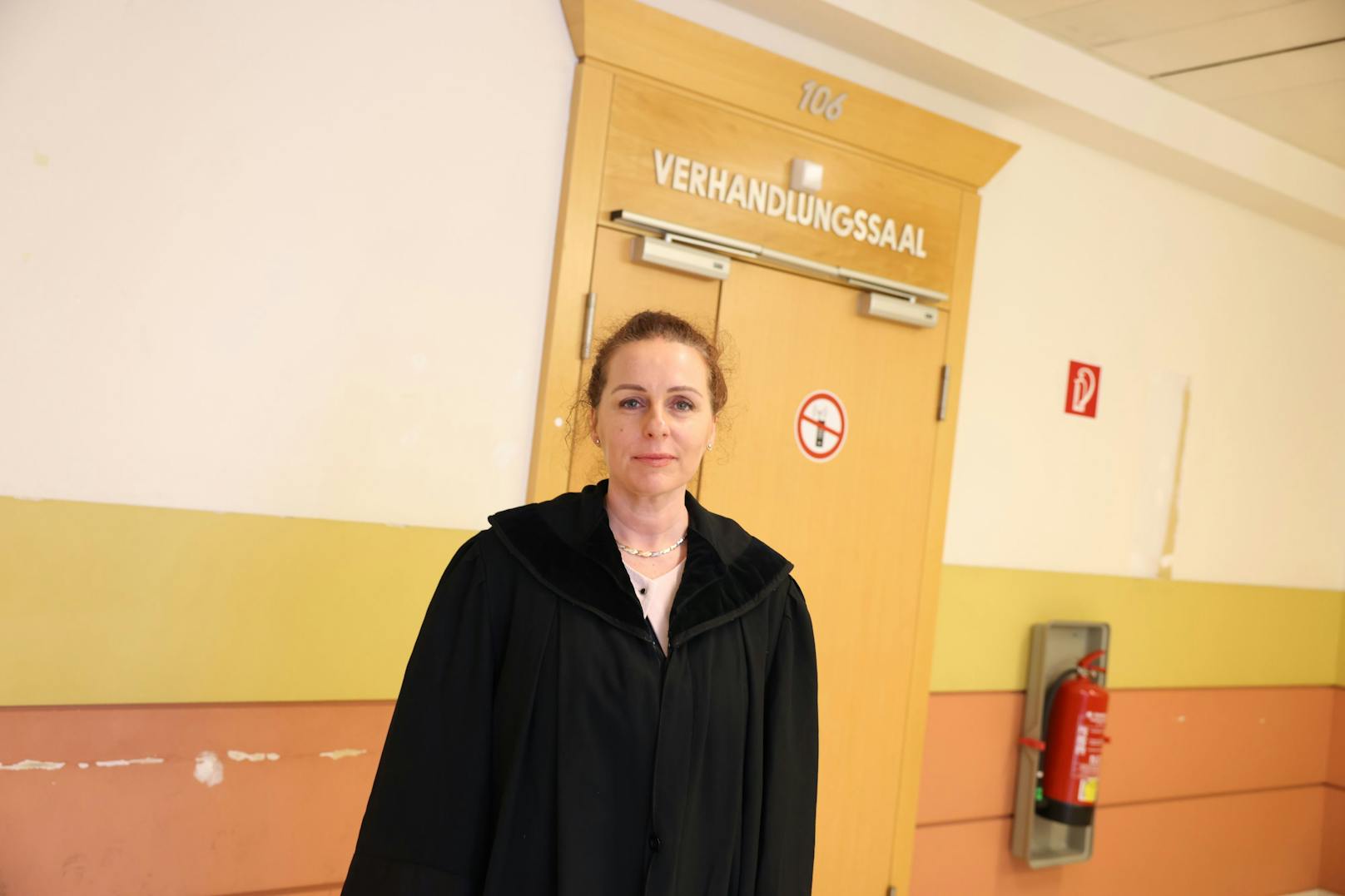 Anwältin Veronika Ujvarosi beim Prozess am Wiener Landesgericht
