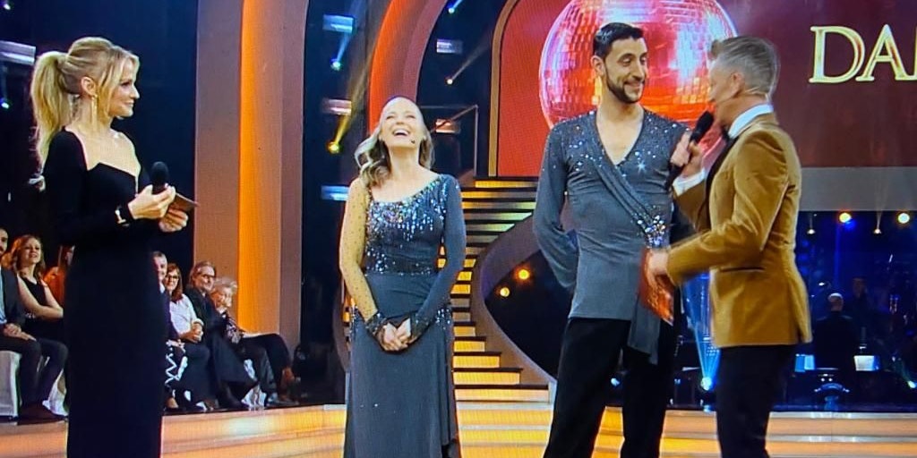 Die zweite Folge "Dancing Stars" startet überraschend. 