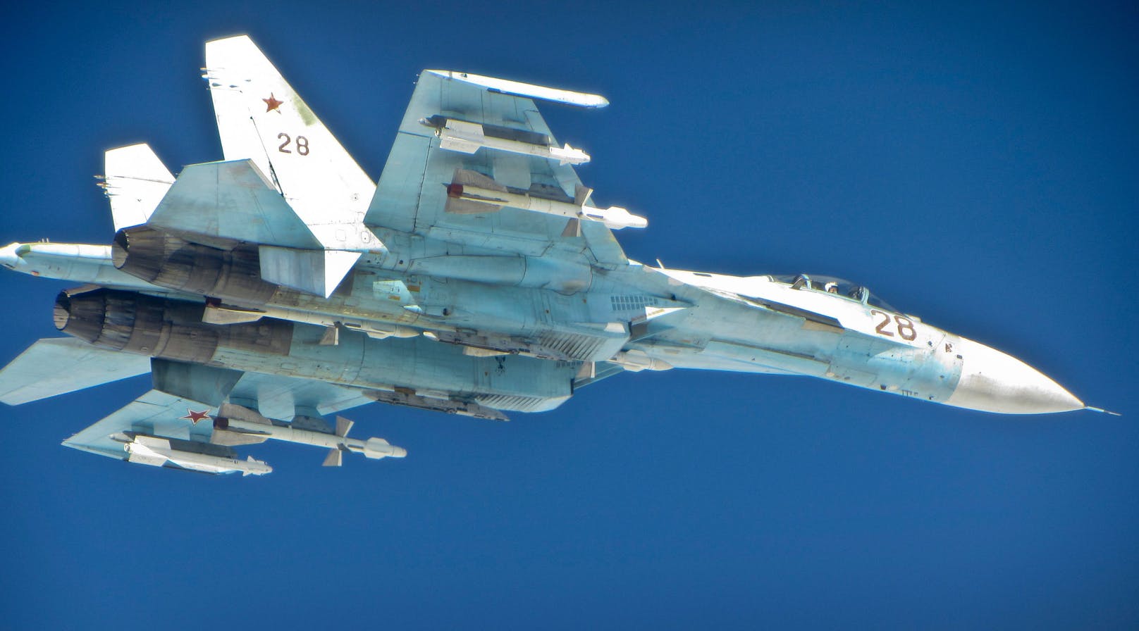 Eine russische SU-27 (Nato-Codename: Flanker), fotografiert von einem britischen RAF-Piloten im Jahr 2014.