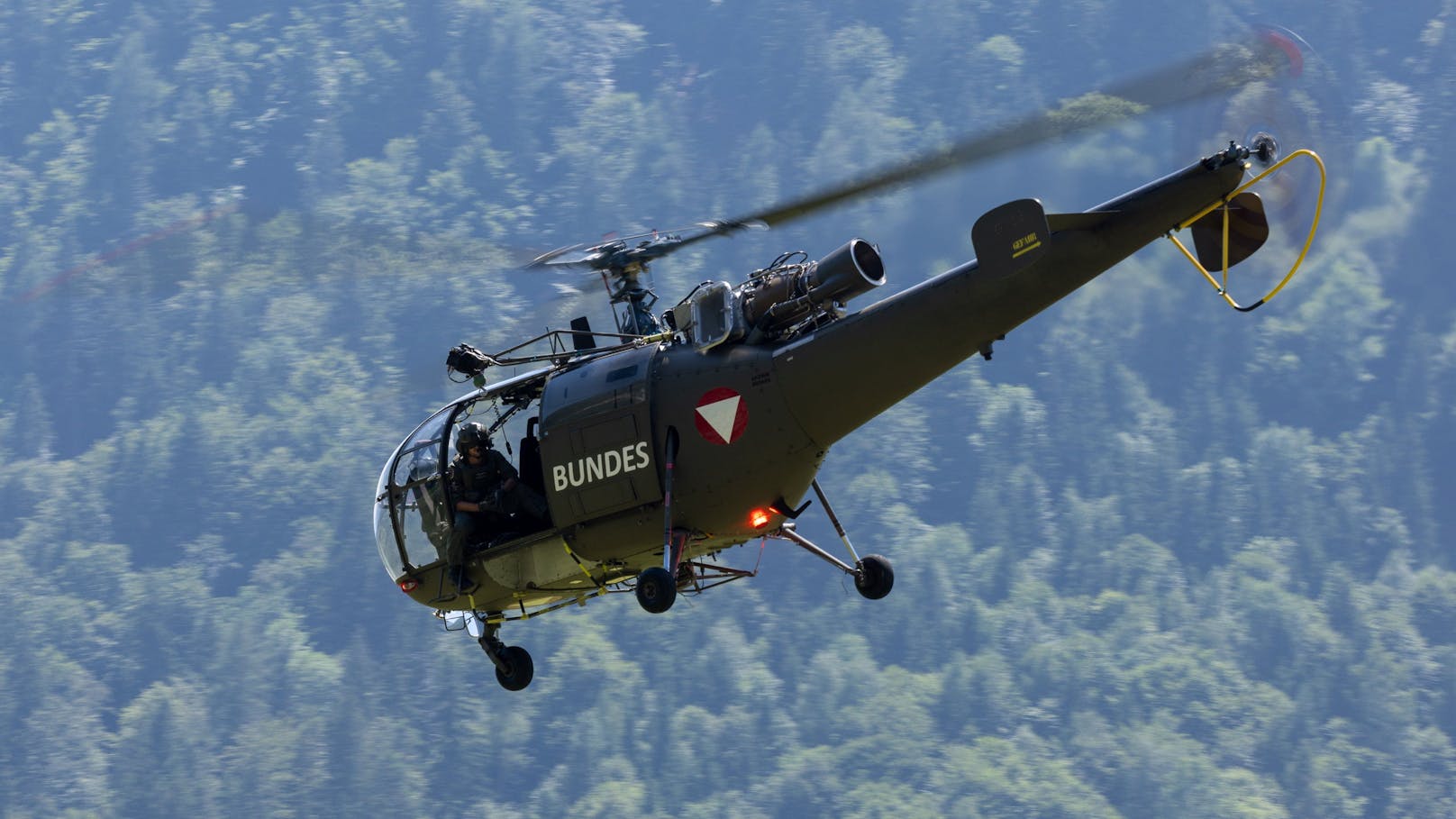 Hubschrauber-Piloten des Bundesheeres im Einsatz.