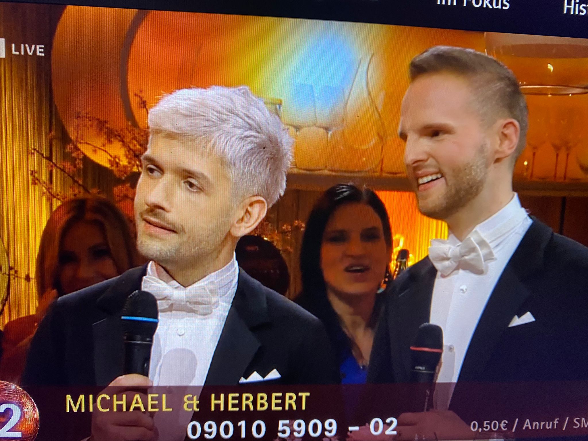 Michi Buchinger bringt das Publikum zum Lachen. 