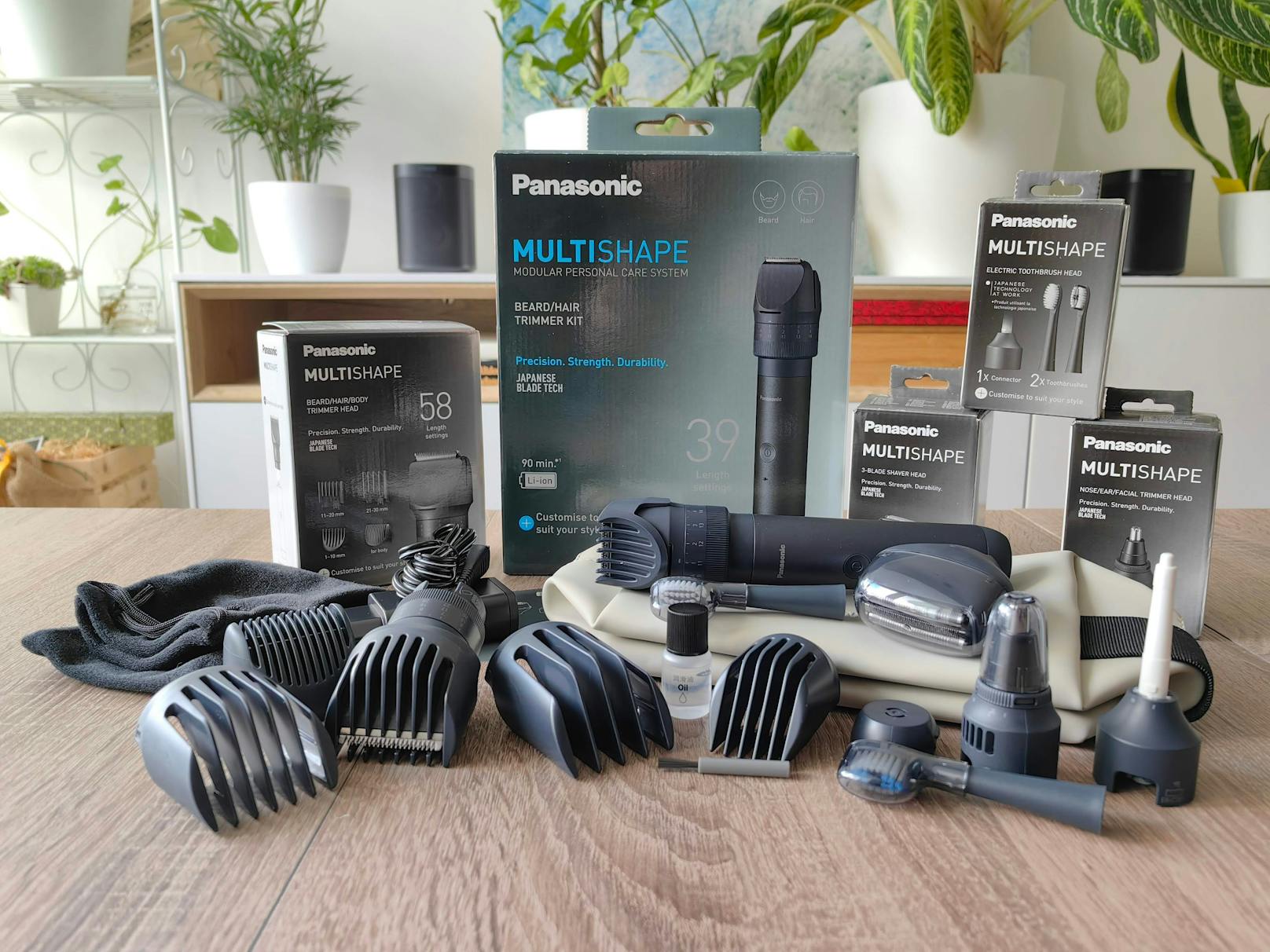 Rasierer und Zahnbürste – – Multimedia Panasonic Multishape der