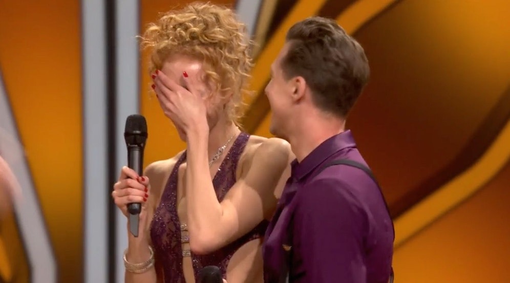 Anna Ermakova kann ihre Emotionen nicht zurückhalten.