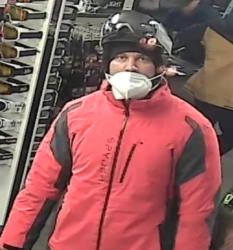 Dieser Mann soll im Jänner einen Schaden im fünf-stelligen Eurobereich verursacht haben. 