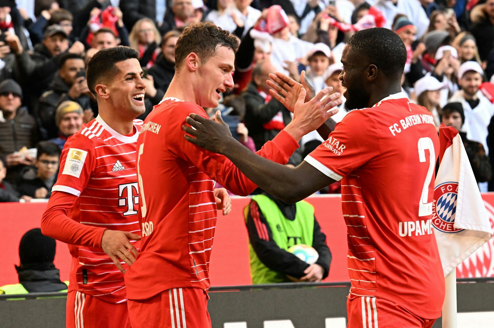 Die Bayern feierten einen klaren Heimerfolg gegen Augsburg. 