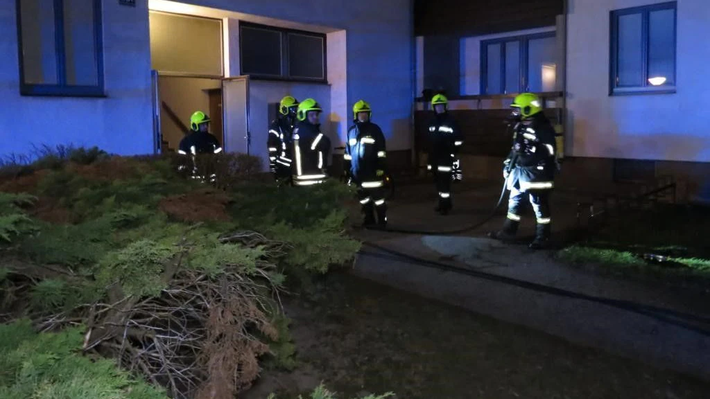 Die Rauch drang bis in das Stiegenhaus.