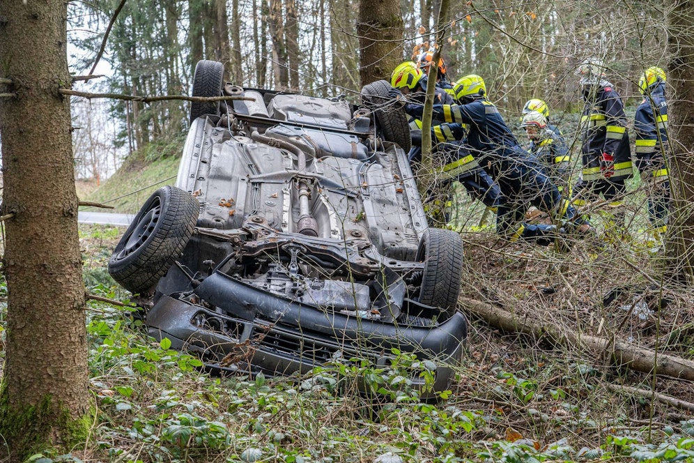 Fahrzeugüberschlag: Spektakulärer Unfall im Bezirk Melk