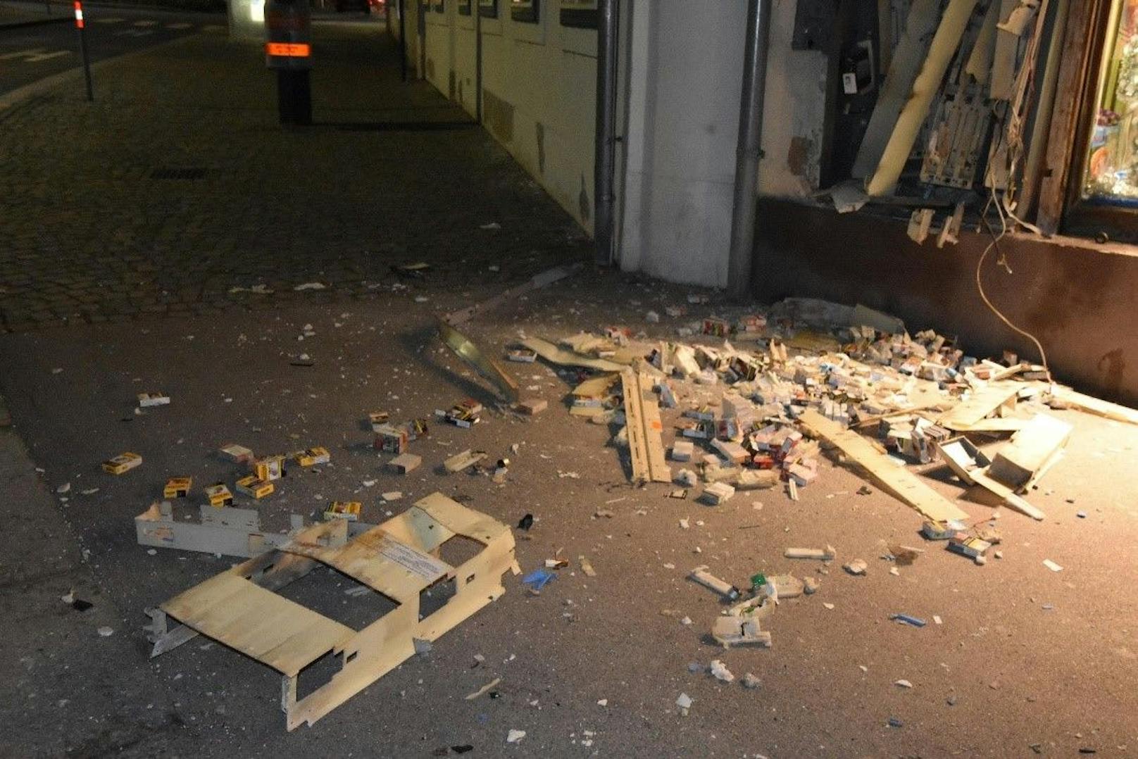 Die Täter sprengten unter anderem einen Zigaretten-Automaten in Wien.