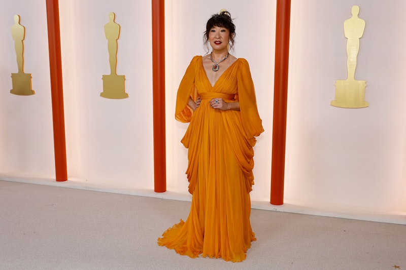 Sandra Oh in viel, viel Stoff.