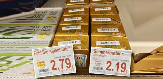 Marken-Butter ist zwar mittlerweile günstiger als Handelsware; gegen Diebstahl wird sie dennoch gesichert.