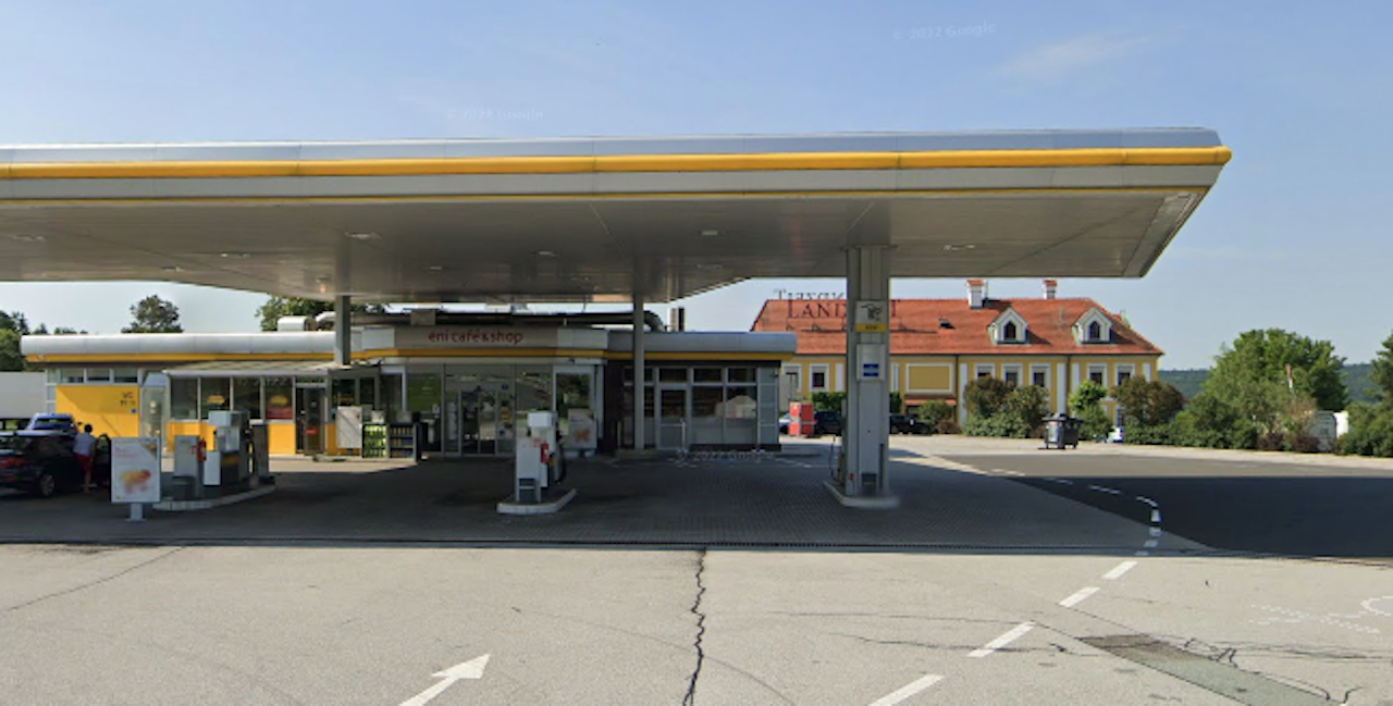 Heute.at - Tankstellen-Überfall an der A2 – Täter auf der Flucht