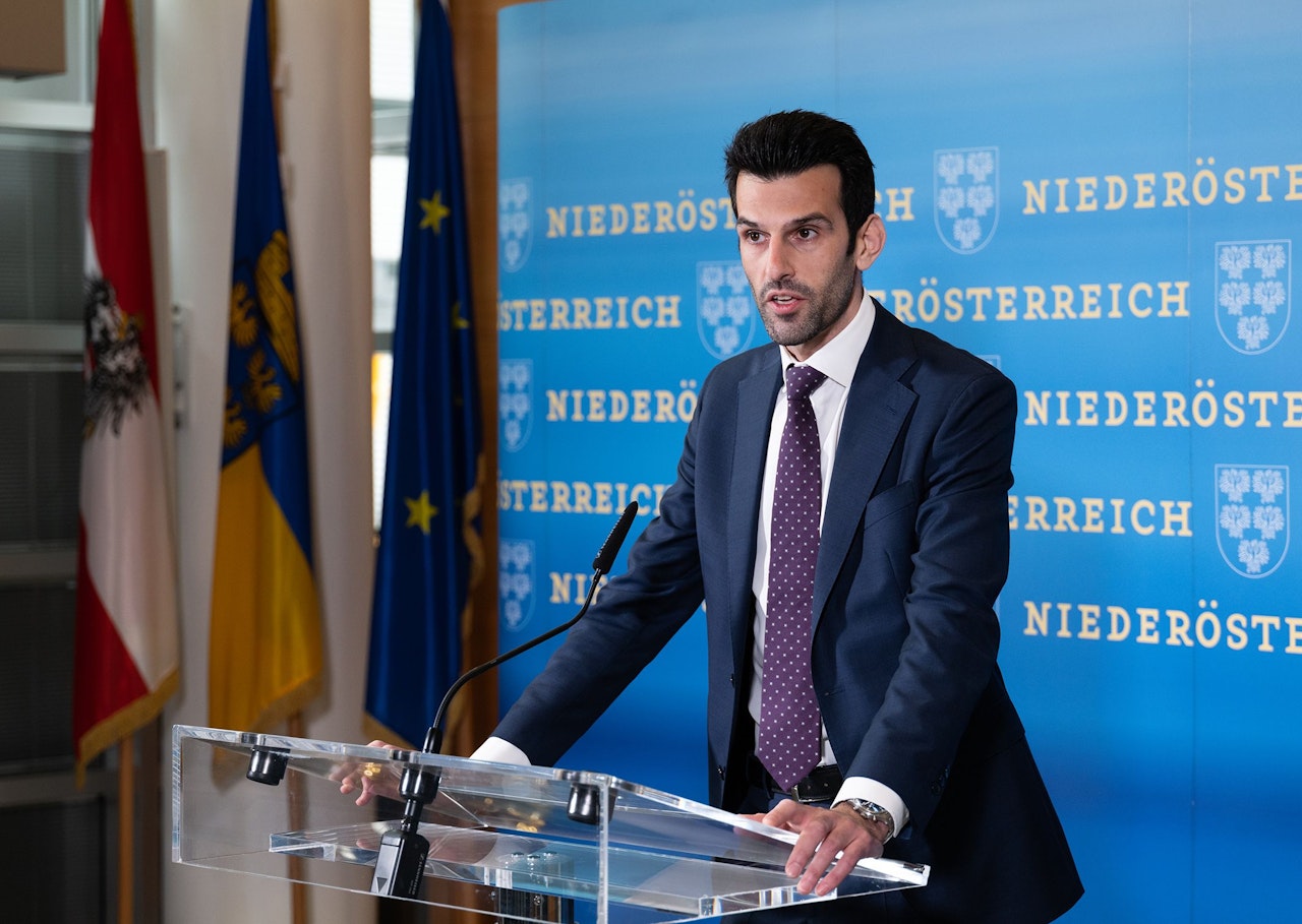 Heute.at - FP-Landbauer in NÖ-Regierung – dieser Politiker jubelt