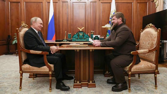 Putin hört sich Kadyrows Bericht an