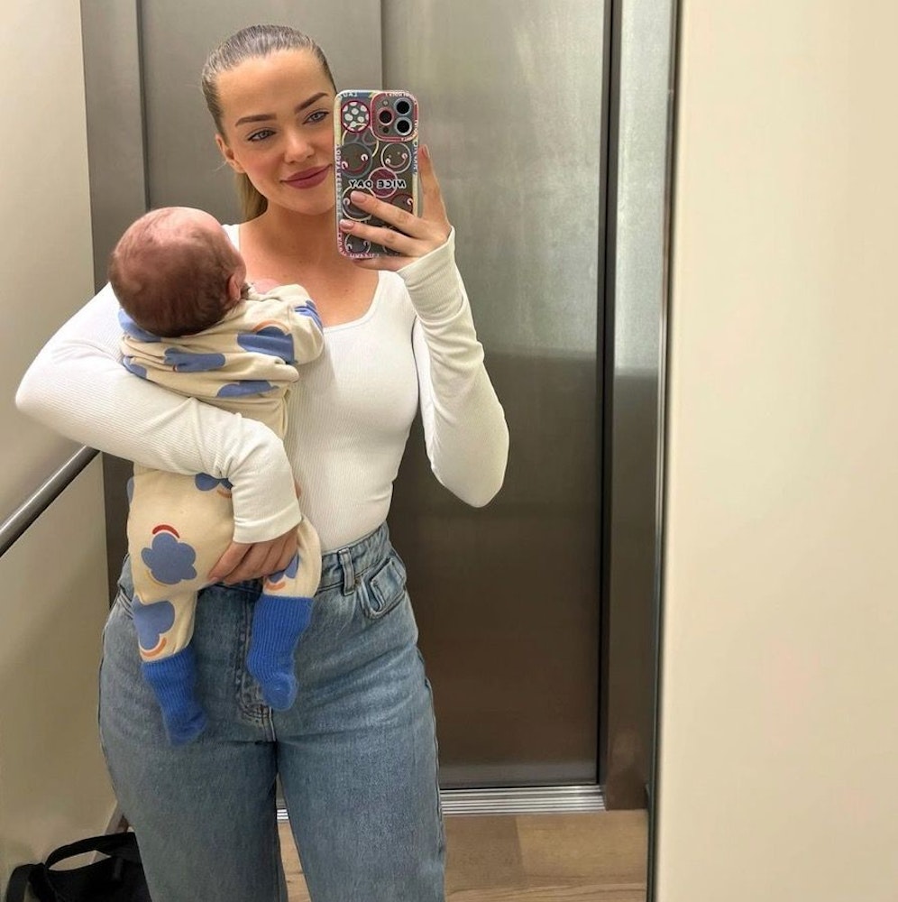 Ein Detail ärgert die Fans auf dem Foto.