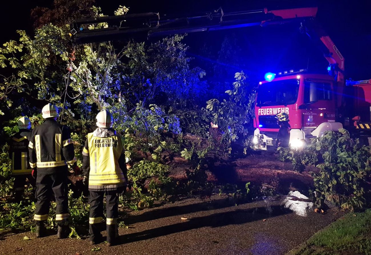 Die Feuerwehr steht im Dauereinsatz.