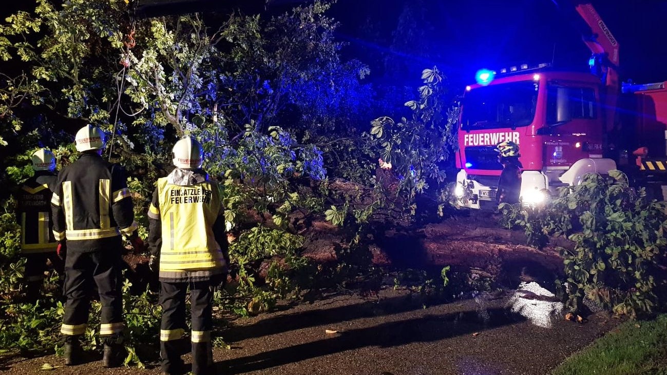 Die Feuerwehr steht im Dauereinsatz.