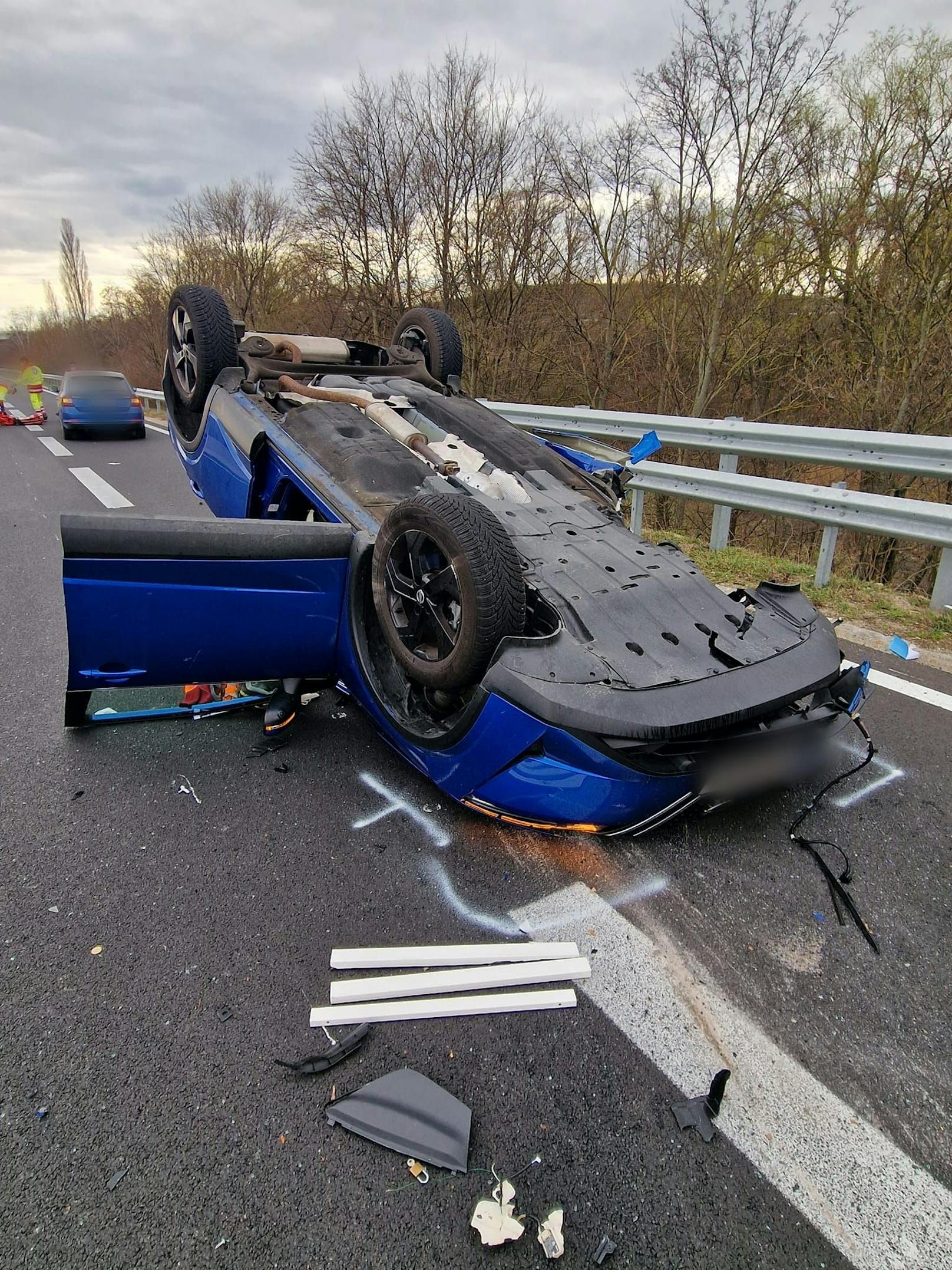 Wilder Crash auf der A3 – Überschlag endet glimpflich