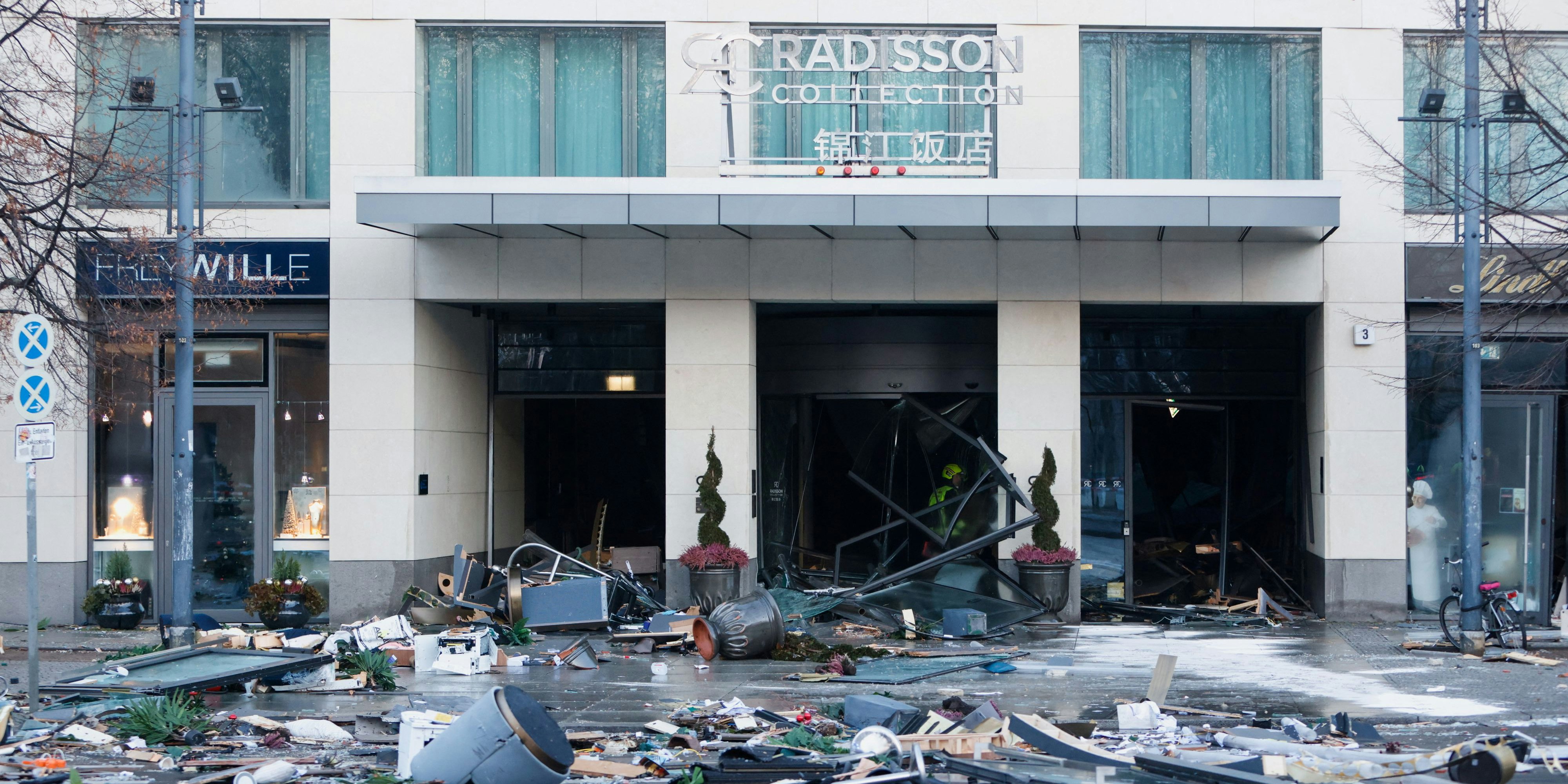Das Ausmaß der Zerstörung durch das geplatzte Becken war enorm.