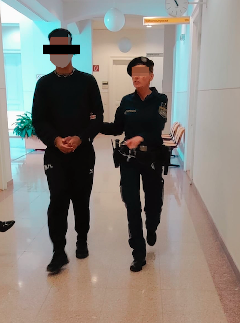 Der Angeklagte in Neustadt vor Gericht