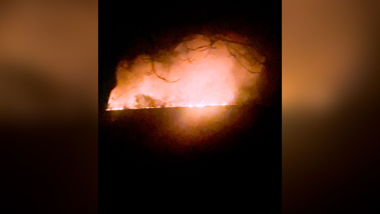 Die Brandbekämpfung dauerte von 23.00 Uhr bis 9.00 Uhr. 