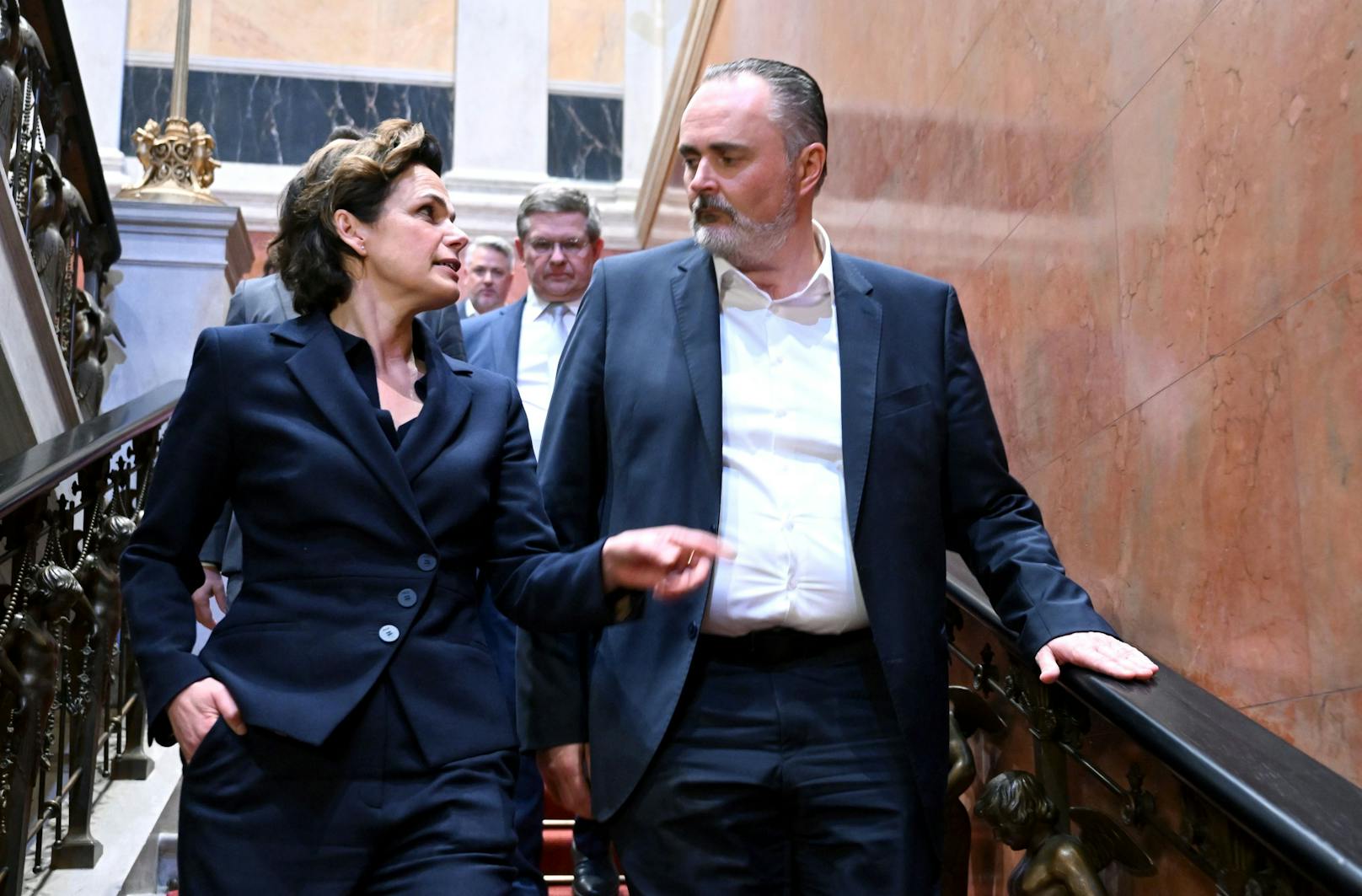 Rendi-Wagner und Doskozil rittern um Parteivorsitz.