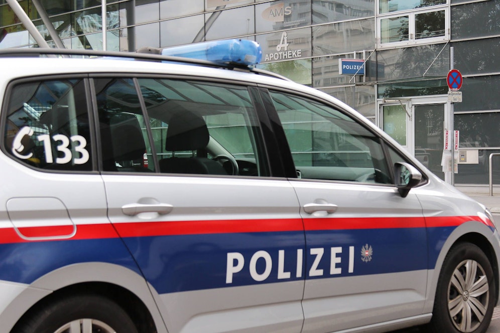 Die Polizei nahm die 43-Jährige fest.