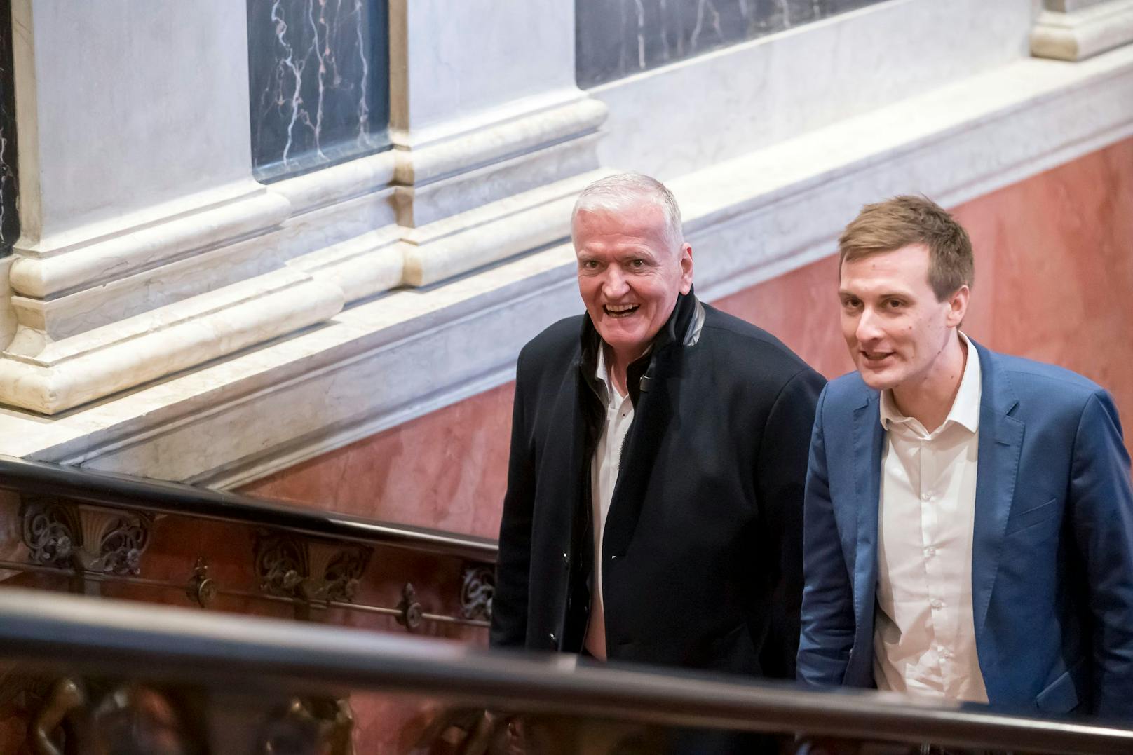 Der ehemalige Landesparteiobmann der SPÖ Niederösterreich <strong>Franz Schnabl</strong> (links) mit seinem Nachfolger <strong>Sven Hergovich</strong> (rechts).