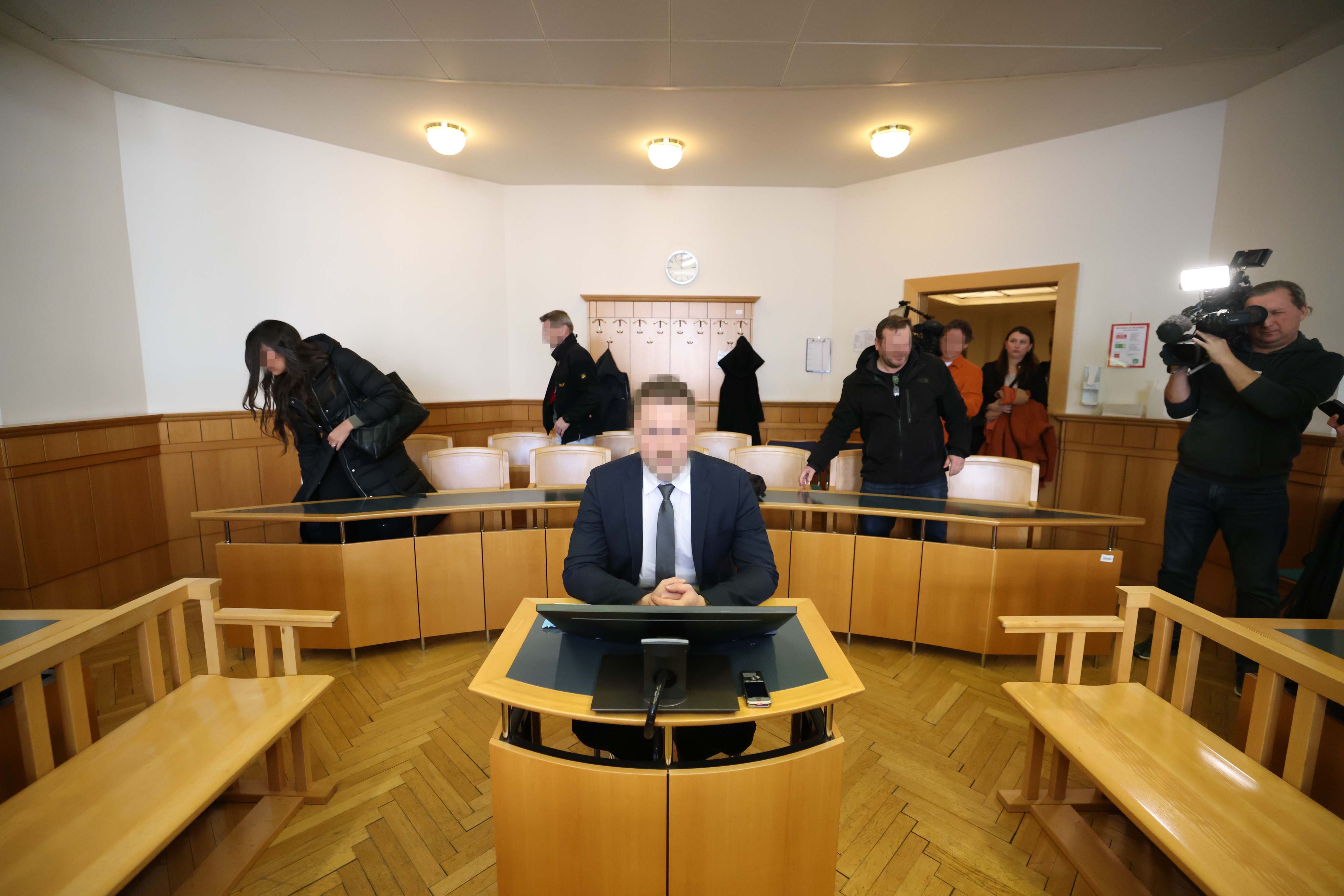 Der Polizist musste nach dem Einsatz wegen häuslicher Gewalt vor das Landesgericht Wien.