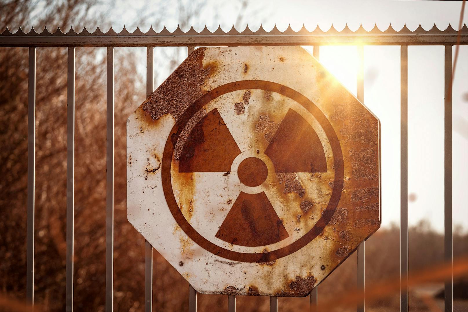 Libyen vermisst derzeit zehn Behälter mit dem radioaktiven Pulver Yellowcake. Insgesamt sind 2,5 Millionen Uran verschwunden. 
