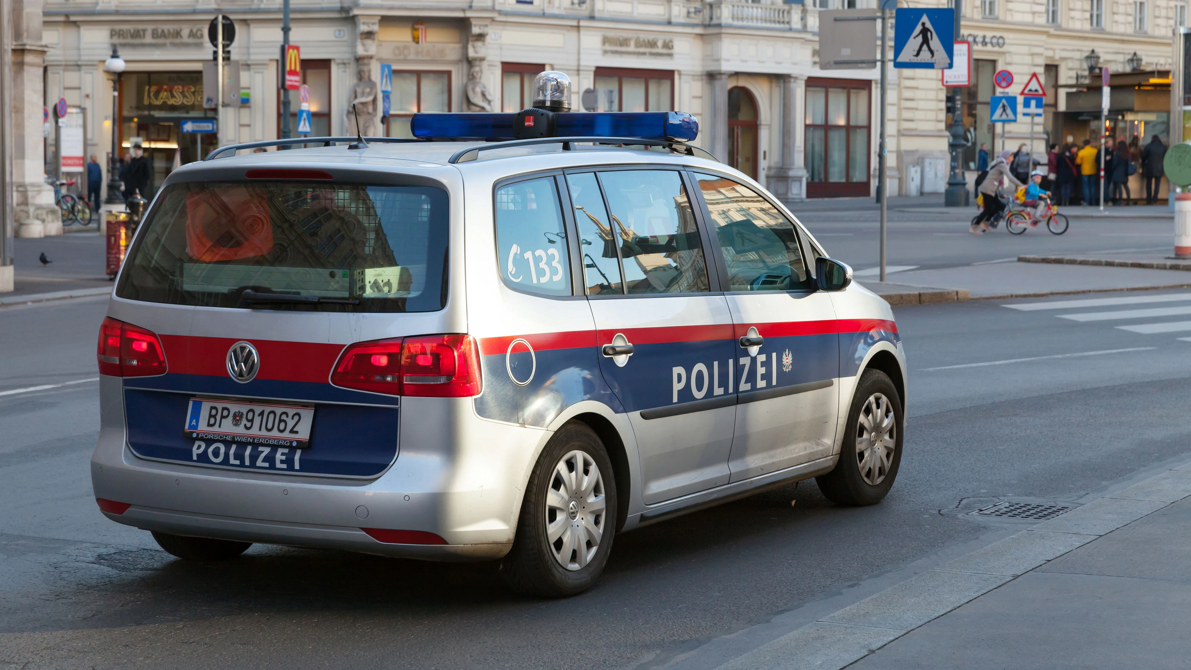 Der Mann wurde von der Polizei festgenommen.