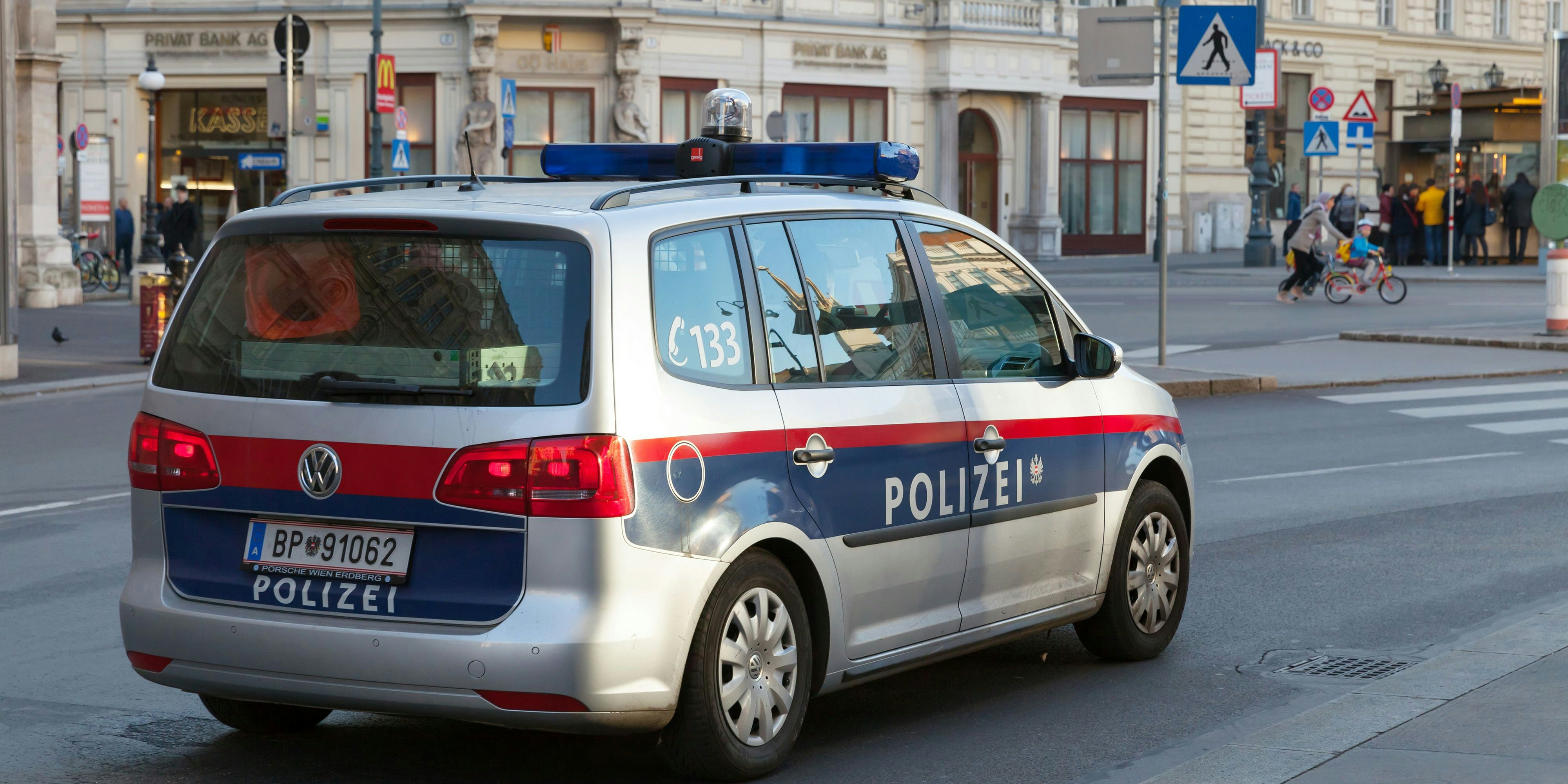 Ein erster Fahndungsversuch der Polizei verlief im Sand. (Symbolbild)