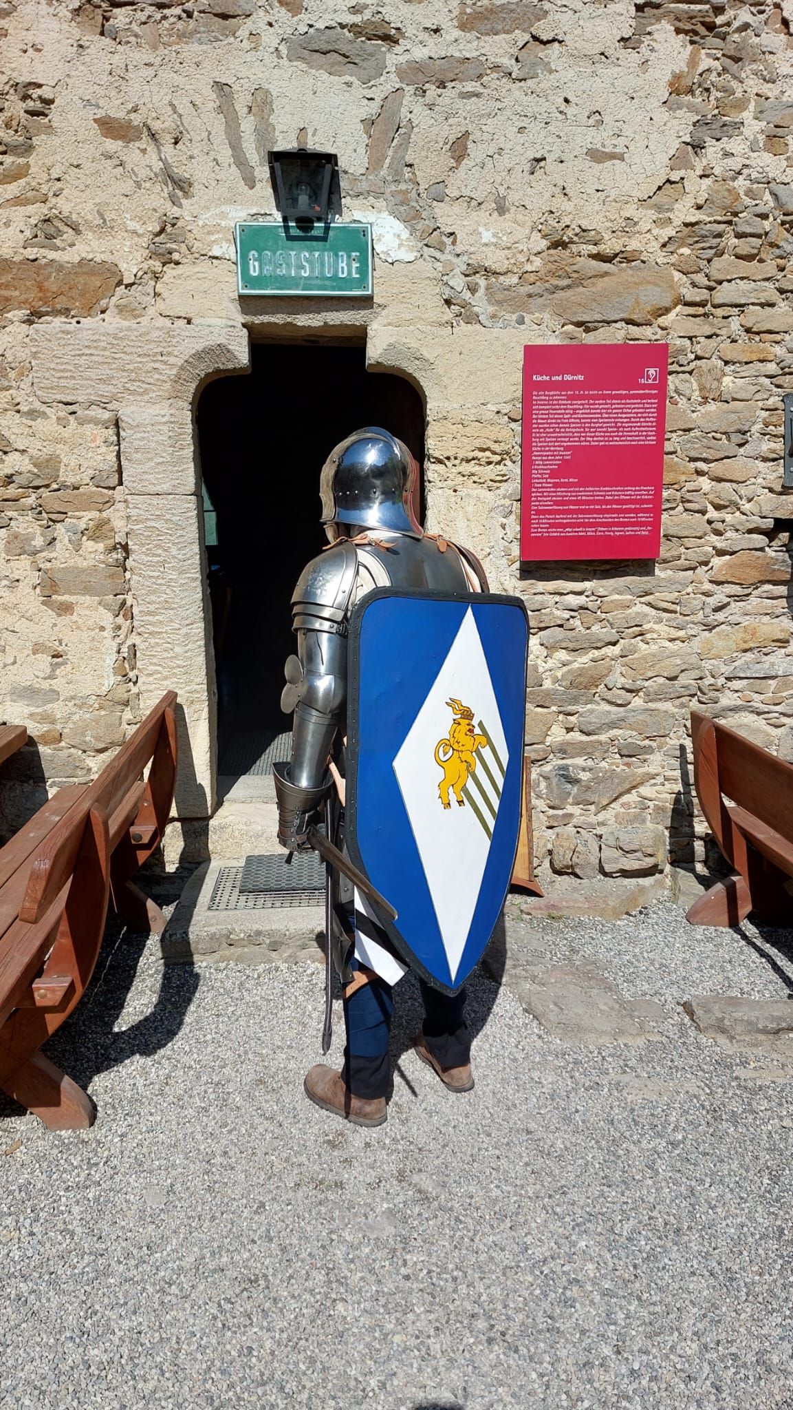 Für das mittelalterliche Lokal wird noch Personal gesucht.