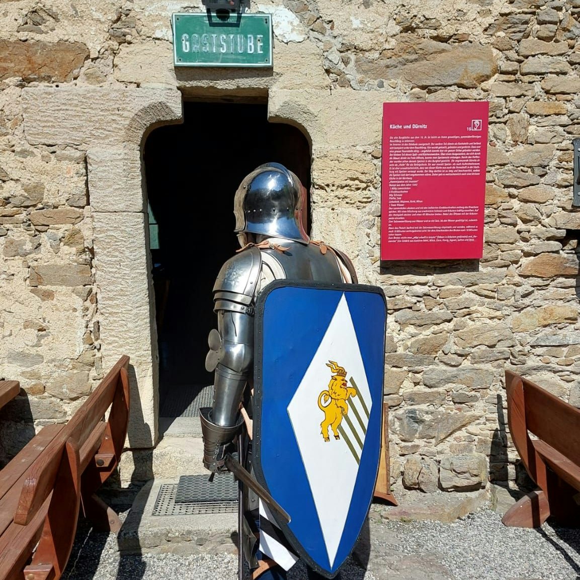 Für das mittelalterliche Lokal wird noch Personal gesucht.