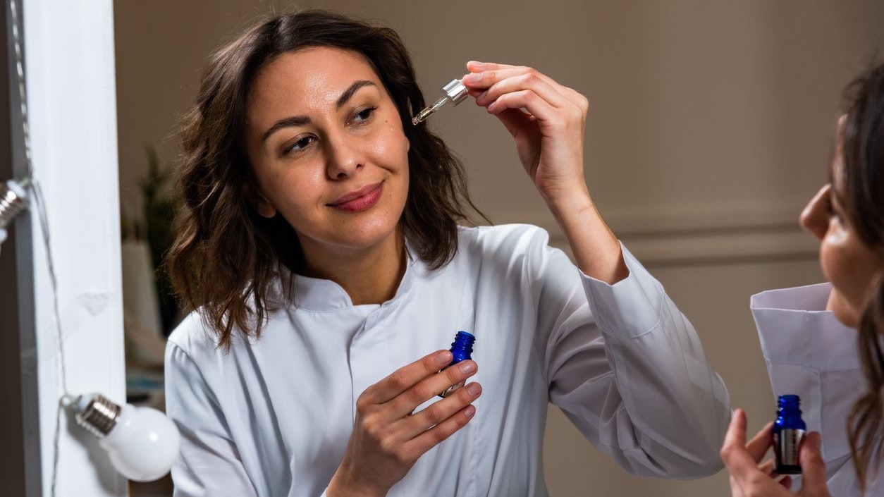 Mit diesem Wirkstoff wird dir langsam bewusst, dass dein fades Gesicht ein gewisses Make-Over braucht, um wieder praller und straffer zu werden.