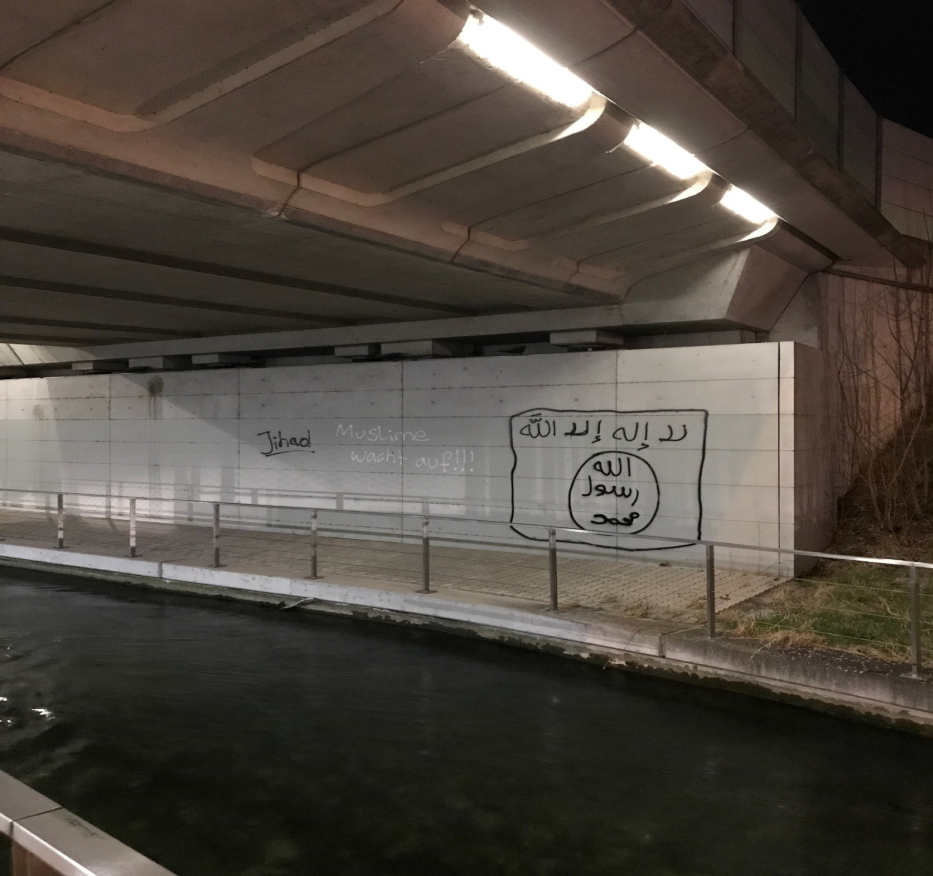 Die aufgesprühten Graffiti sind eindeutig und zweifelsfrei dem IS zuzuordnen.