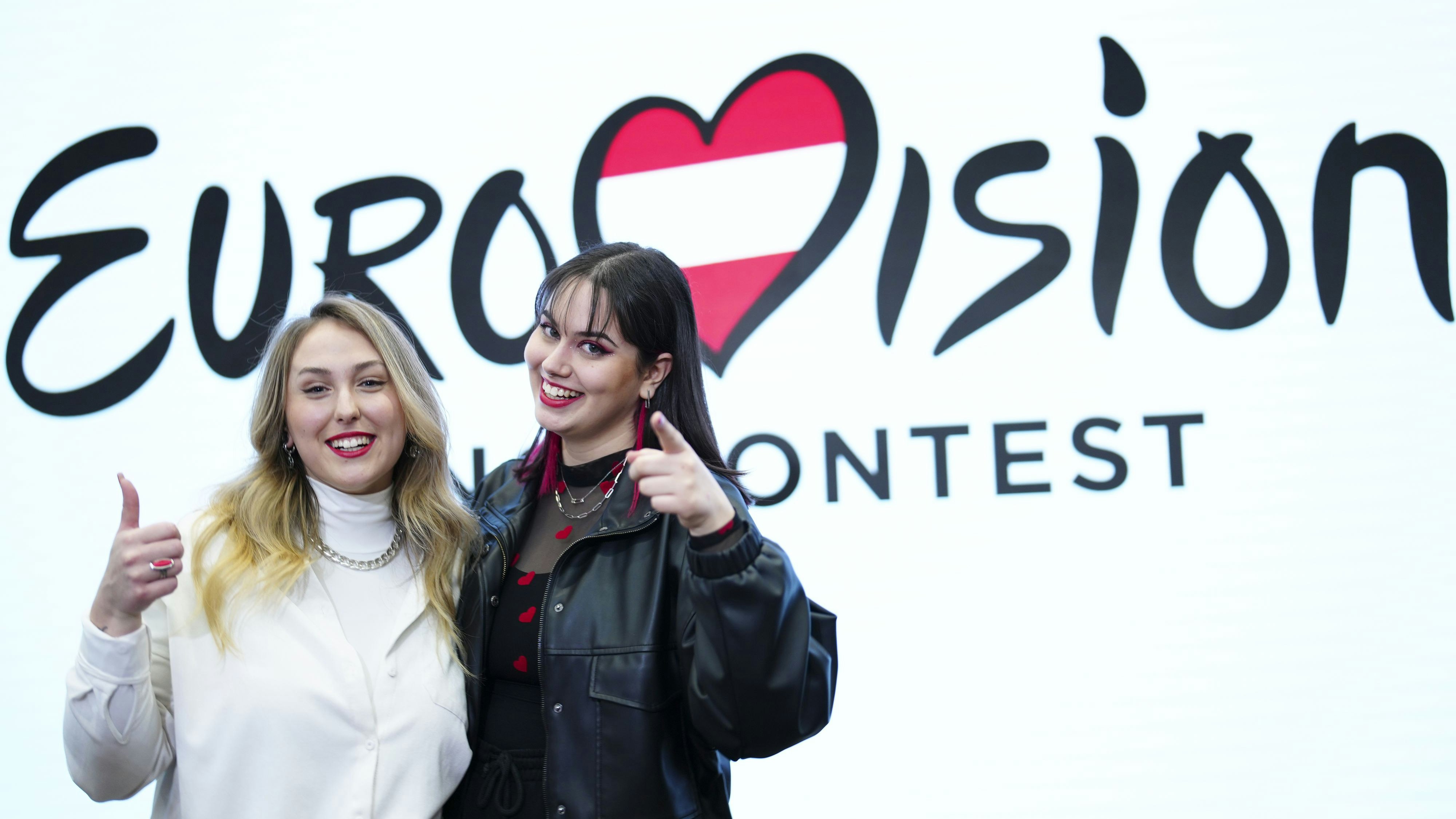 Download von www.picturedesk.com am 16.03.2023 (13:21).  ABD0054_20230307 - WIEN - ÖSTERREICH: (Vlnr.) Salena und Teya im Rahmen des Eurovision Song Contest (ESC) 2023 Präsentation "Teya & Salena - Unser Song für Liverpool", aufgenommen am Mittwoch 01. Februar 2023, in Wien. - FOTO: APA/EVA MANHART  _ - 20230307_PD3352 - Rechteinfo: Rights Managed (RM)