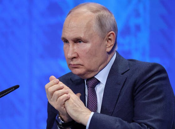 Ein ehemaliger KGB-Spion behauptet, dass der russische Präsident Wladimir Putin Doppelgänger benutzt.