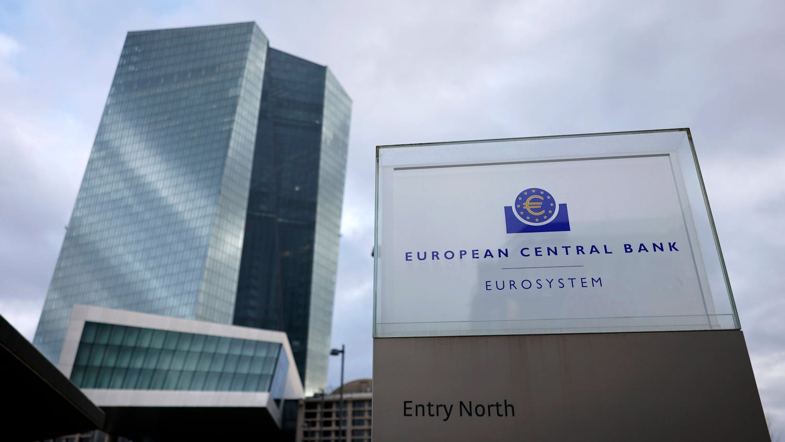 EZB legt erste Zinspause seit zehn Monaten ein