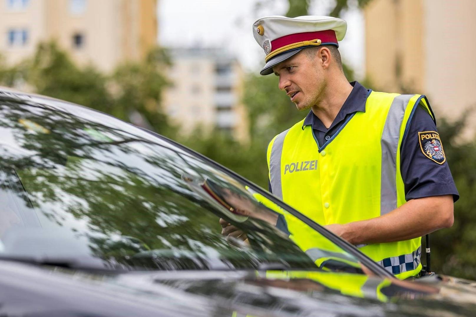Verkehrskontrolle: Polizeikontrolle im Straßenverkehr