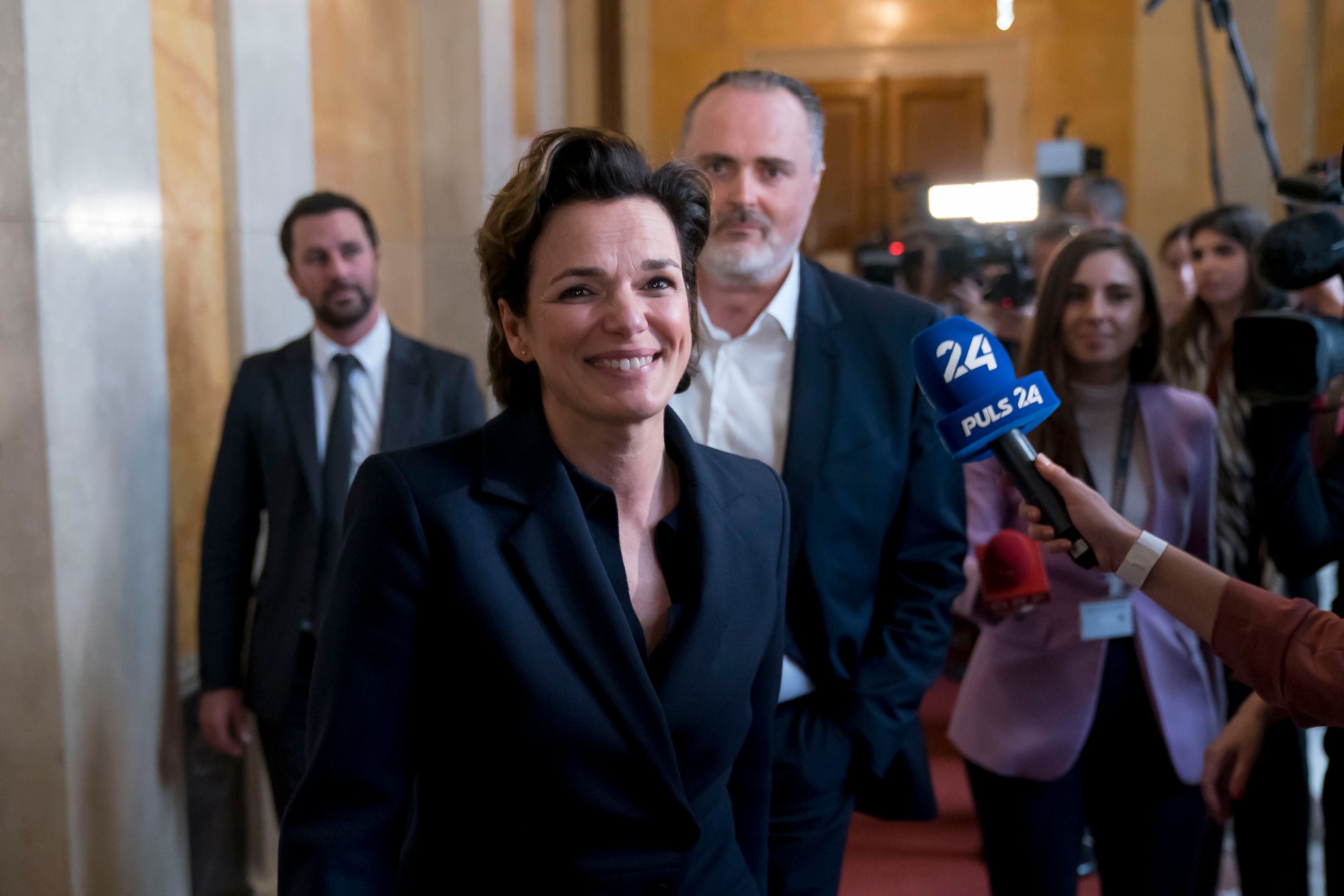 Pamela Rendi-Wagner und Hans Peter Doskozil kämpfen um SPÖ-Vorsitz.