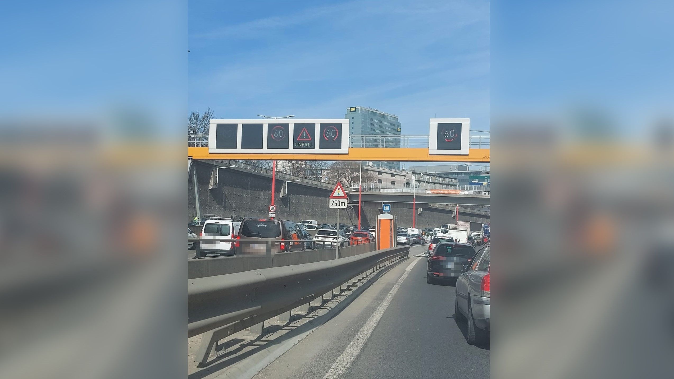 Nach Massen-Crash – Stau-Chaos auf der Tangente