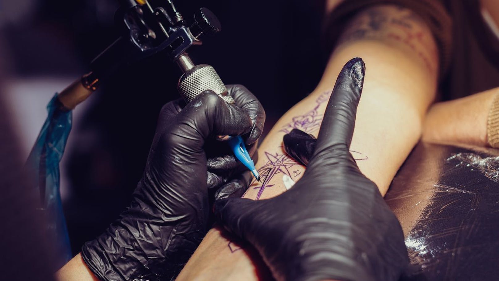 Tätowierer warnen: "Lasst dieses Tattoo nie machen"
